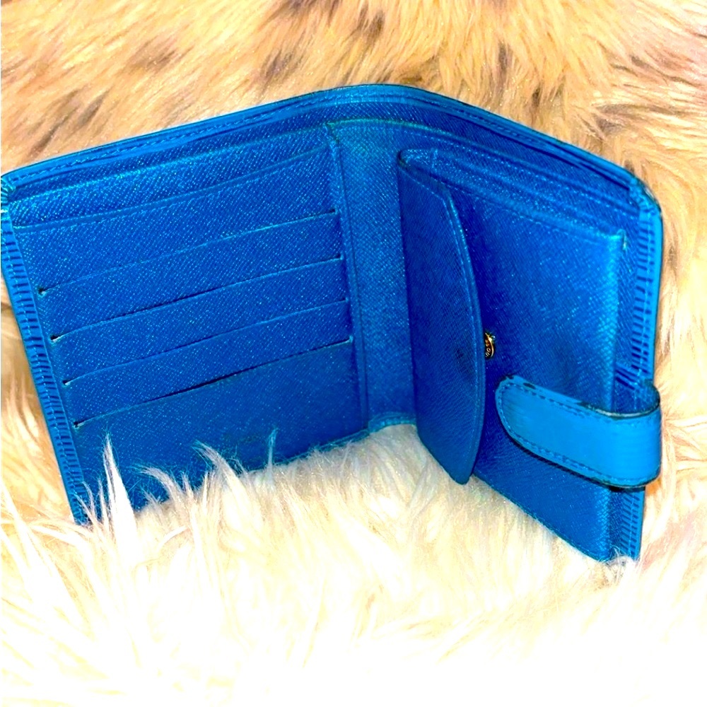 Authentic Lv Snap Wallet. There Are Serial Codes … - image 7